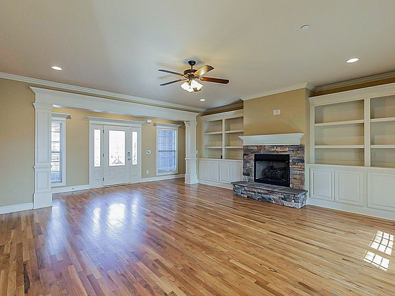 5th image of 1336 Royal Oak Ave