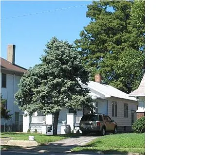 852 Washington Ave photo 1