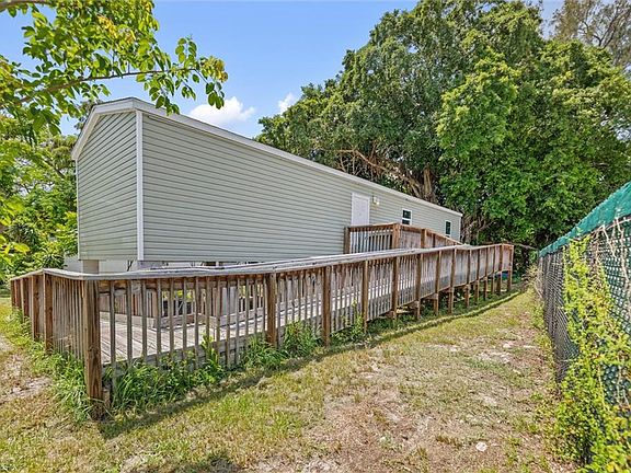 3rd image of 2960 Lunar ST