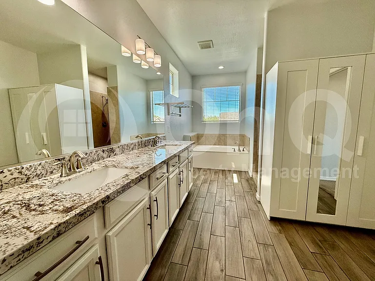 1312 E Gemini Pl — Photo 31