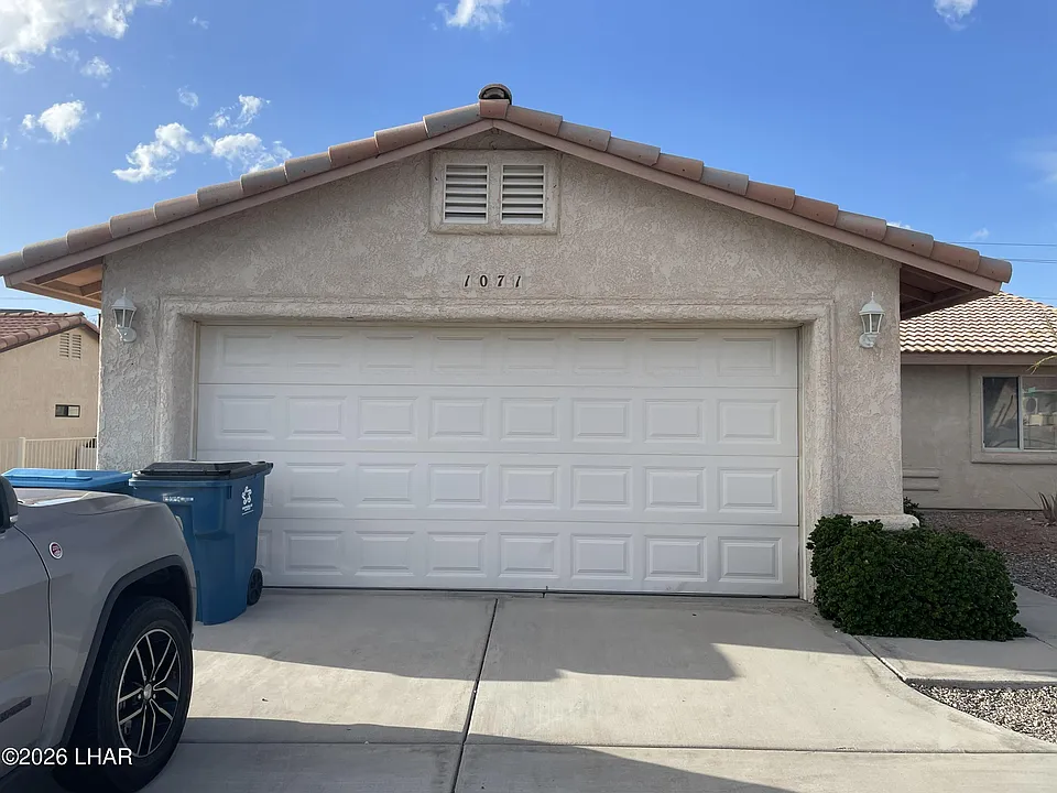 1071 Rolling Hills Dr