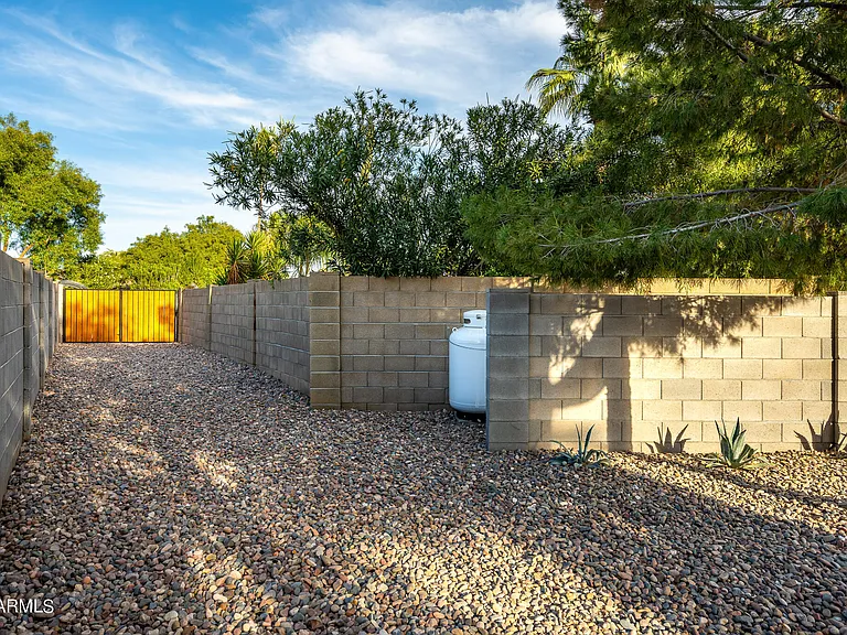 4501 N 86th Pl — Photo 38