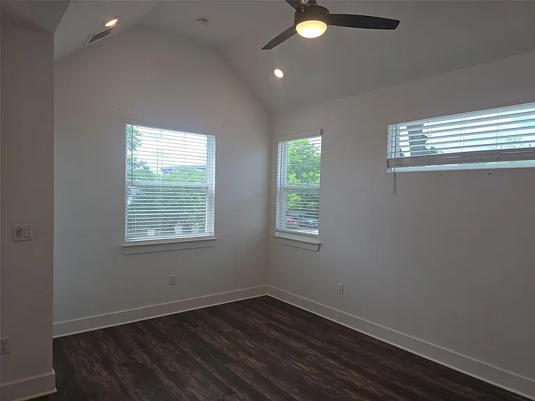 7601 Carver Ave #1 — Photo 7