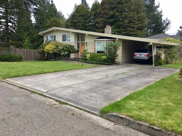 302 NE 193rd St, Shoreline, WA 98155