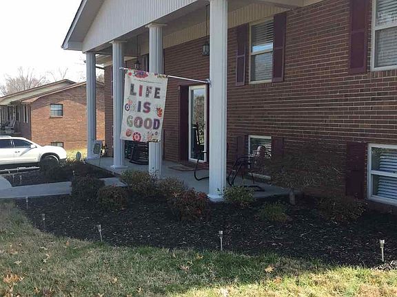 3rd image of 6255 Woodcrest Dr