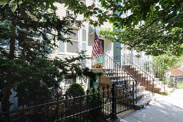 Rented by Corcoran | media 27