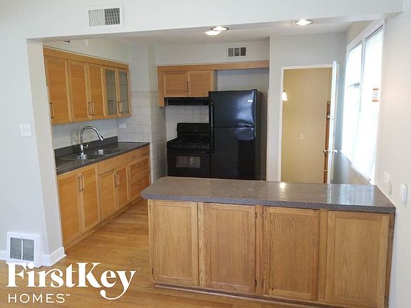 3rd image of 1552 Norfolk Ave