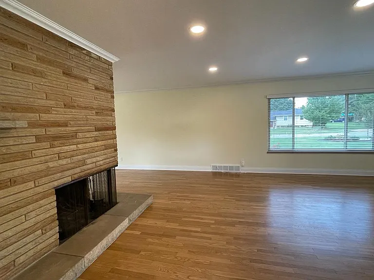 1533 Cambridge Rd — Photo 11