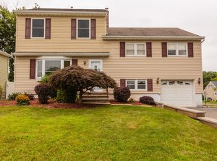 3 Cutler Pl, Clark, NJ 07066