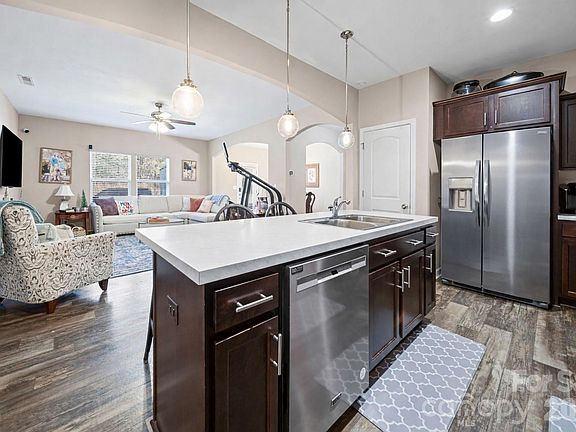 3rd image of 6034 Halliwell St