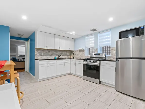 31-69 32nd St, Astoria, NY 11106