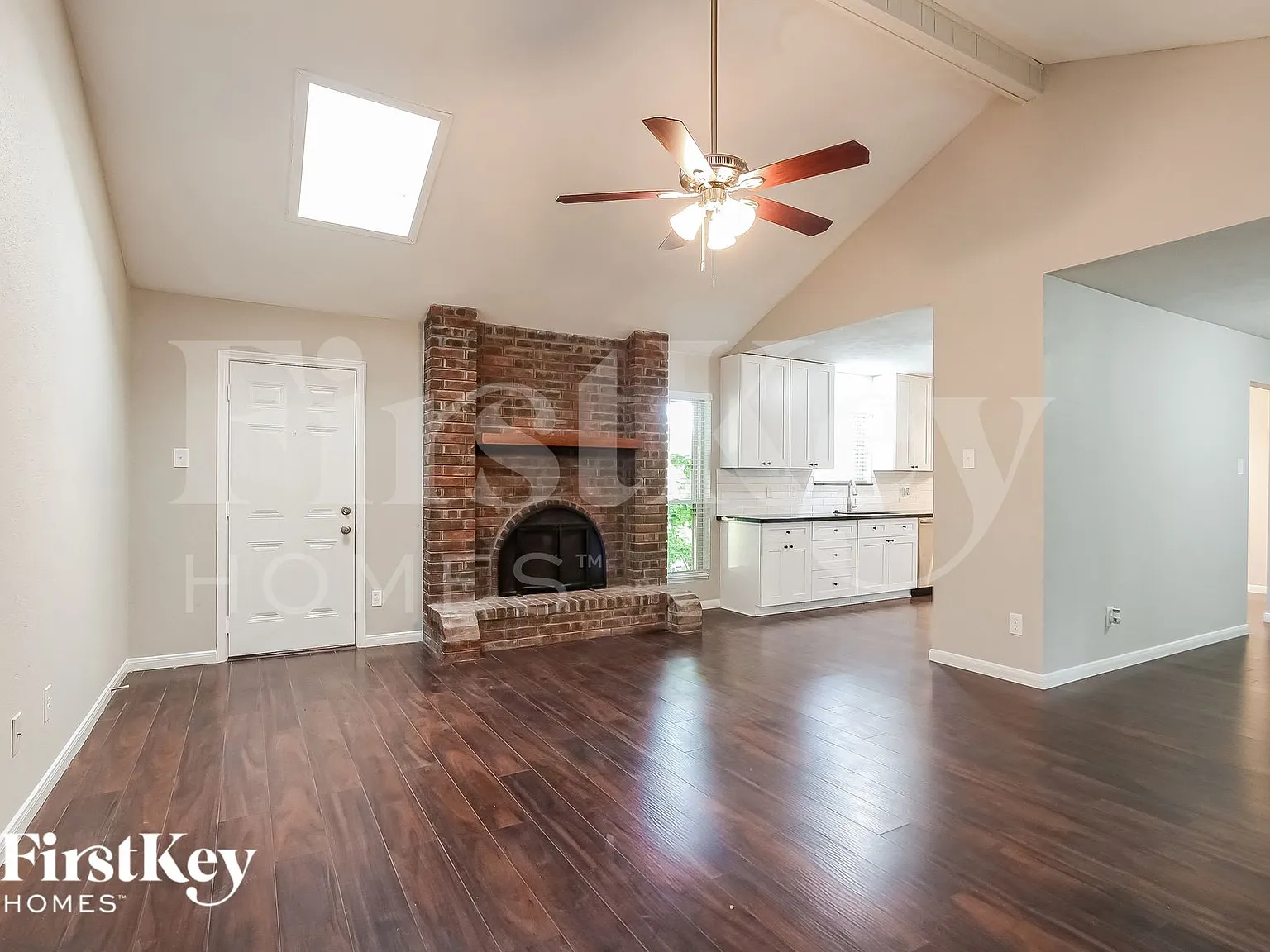 3 bed, 2.0 bath, 1748 sqft, $2,145 — Photo 3