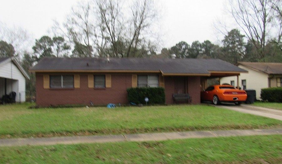 1st image of 3017 Louise St