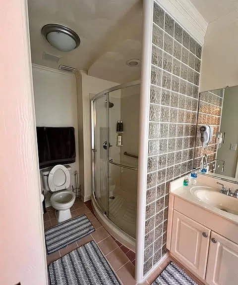 Master shower area