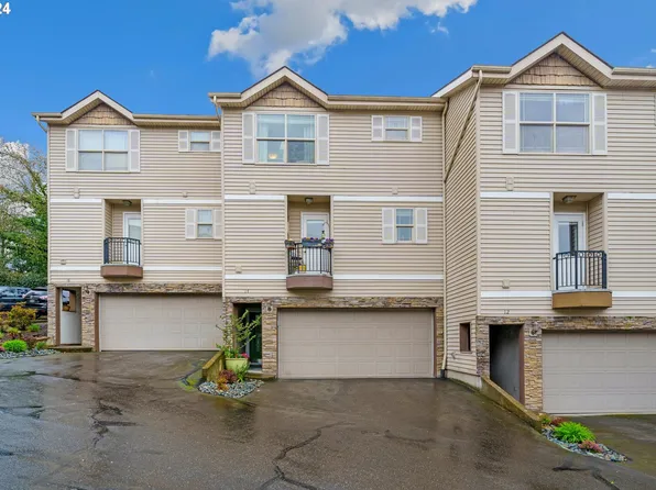 12134 NE Fremont St APT 14, Portland, OR 97220