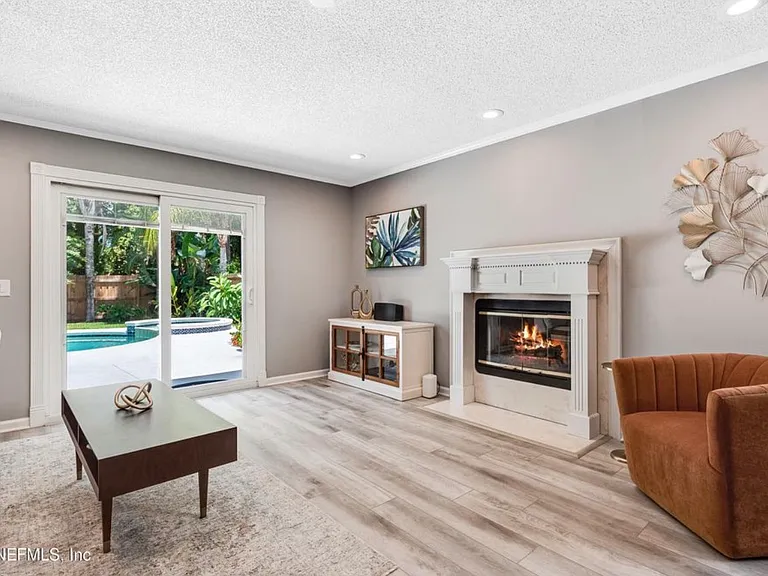 12381 Apple Leaf Dr — Photo 17