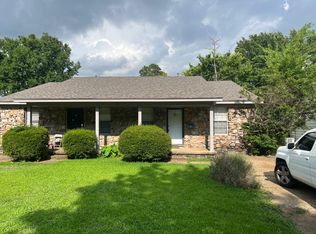 205 Oak Ln #B, Little Rock, AR 72205