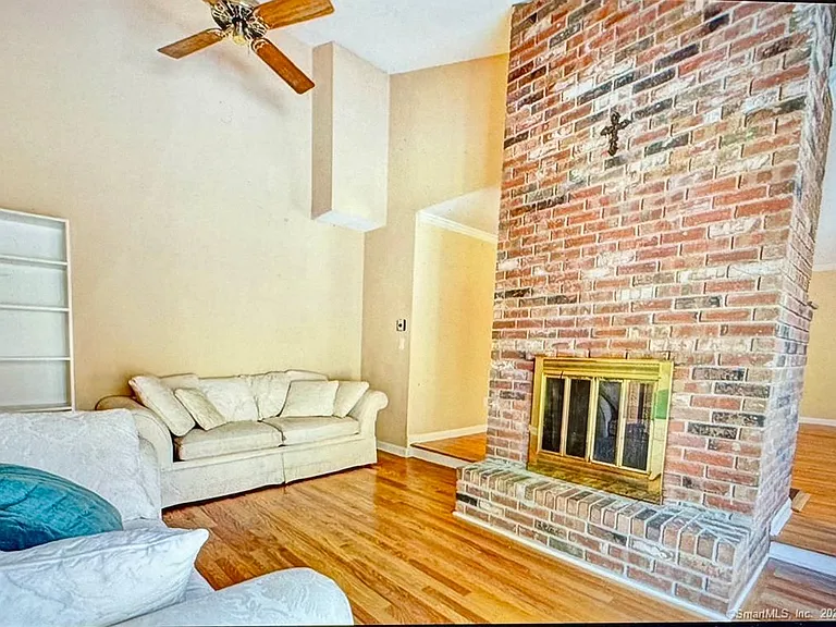 136 Tunxis Vlg #136 — Photo 11