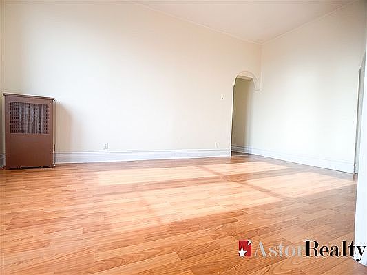 4th image of 40-05 30th Ave #10