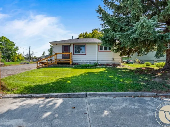 408 E Broadway Ave, Bridger, MT 59014