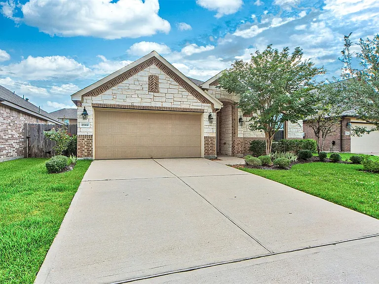 17919 Banbury Green Ln — Photo 2