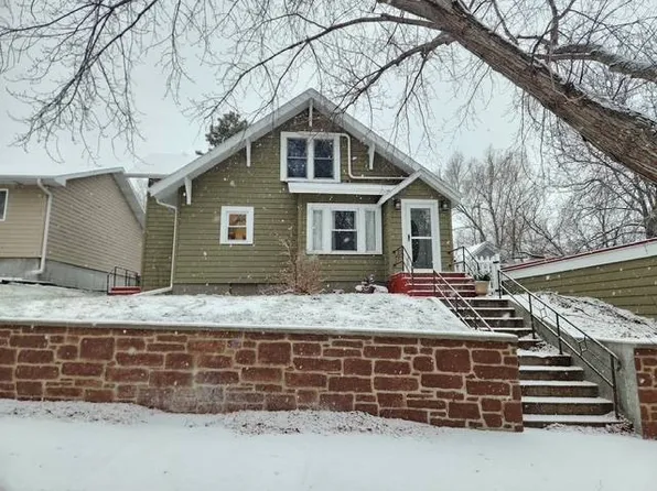 304 E Beebe Ave, Chamberlain, SD 57325