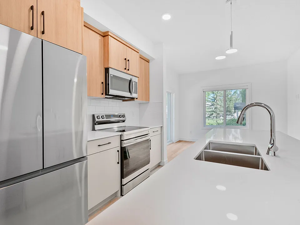 10831 112th St NW
