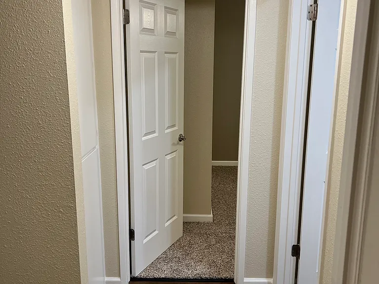 Ceres Plaza Apartments — Photo 23