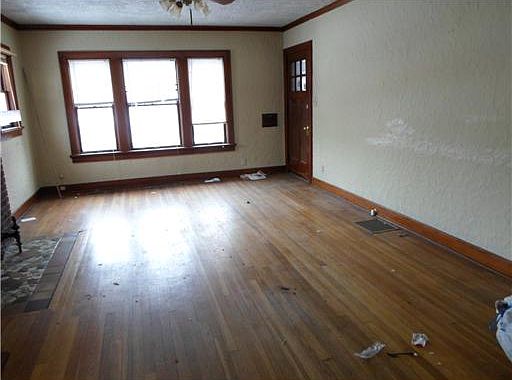 4th image of 2300 Wyoming St