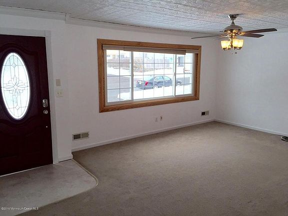 2nd image of 124 Southwood Dr