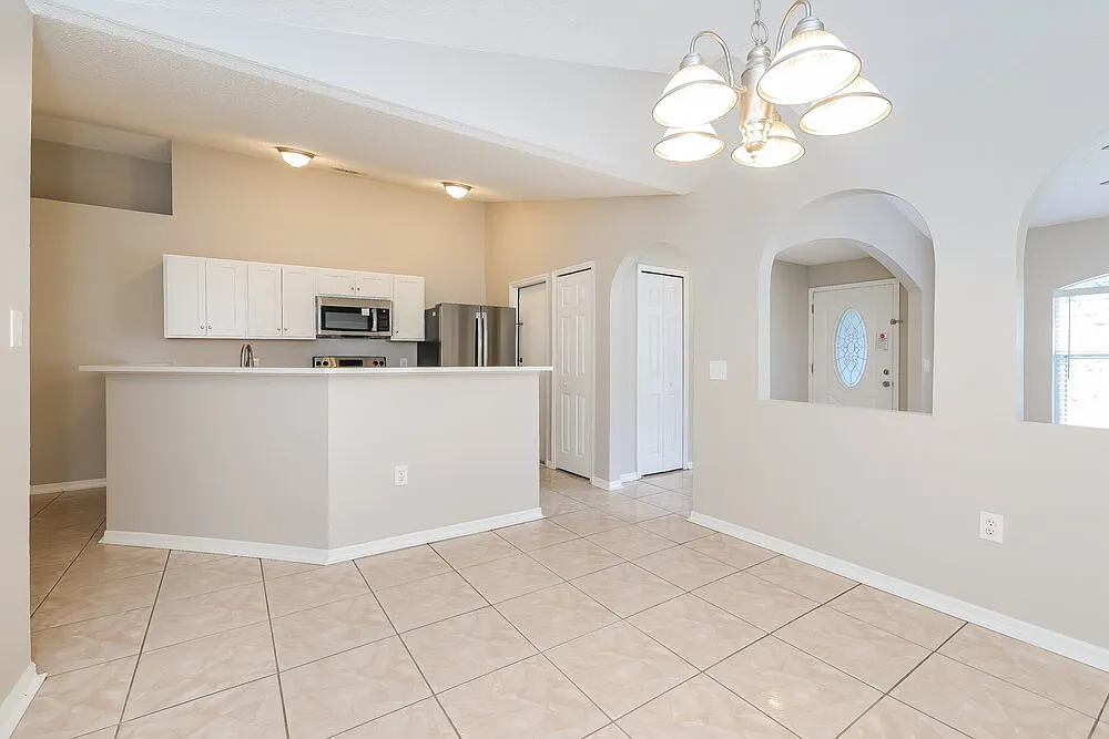 4 bed, 2.0 bath, 1640 sqft, $1,790 — Photo 3