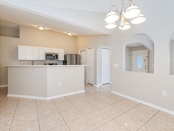 3rd image of 5 Sequoia Way