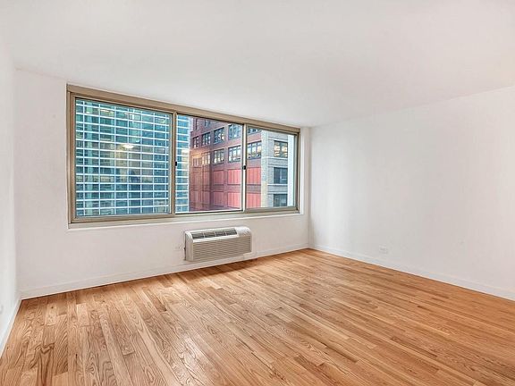 2nd image of 325-333 E 45th St APT 7A