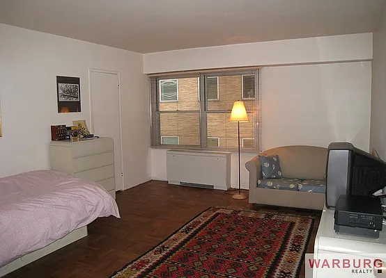 Sold by Warburg | media 19