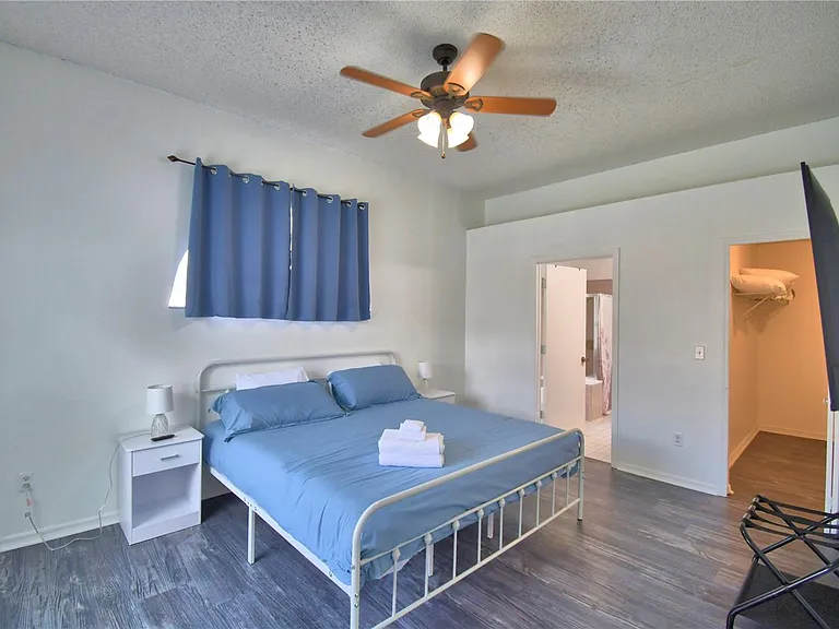 2935 Dickens Cir — Photo 20
