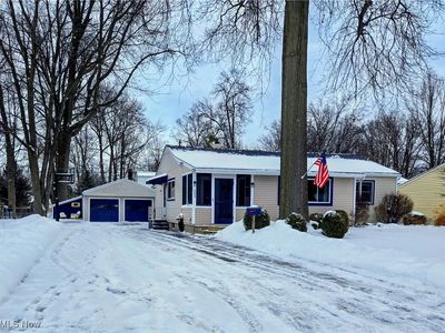253 Sunset Rd, Avon Lake, OH, 44012