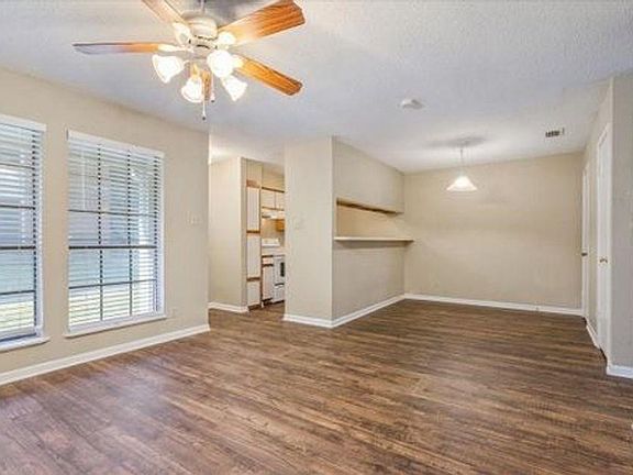 2nd image of 225 Londonderry Dr #212