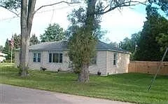 W1338 Honeysuckle Rd photo 1