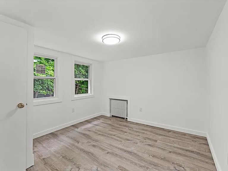 402 River St — Photo 8