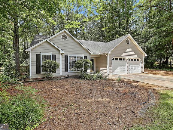 3rd image of 518 Longwood Ln