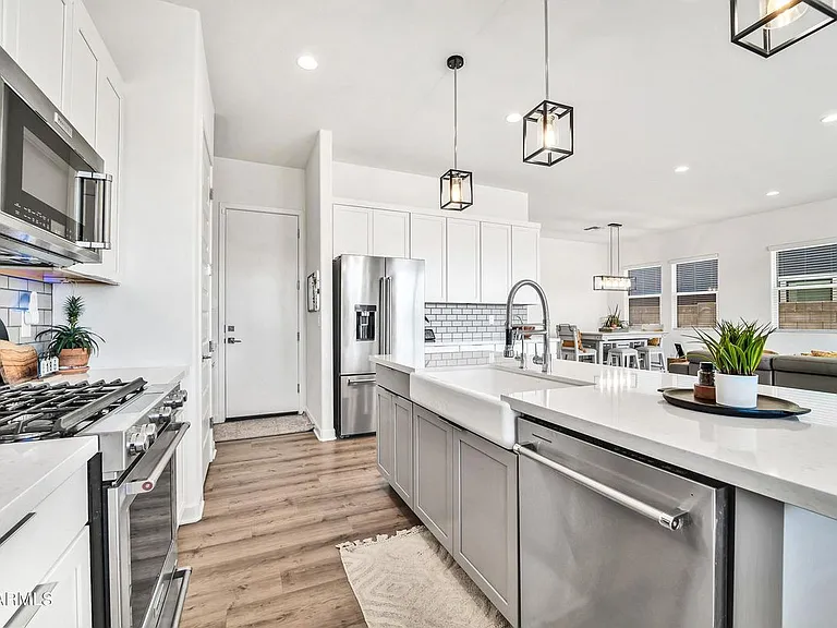 15642 S 182nd Ave — Photo 9