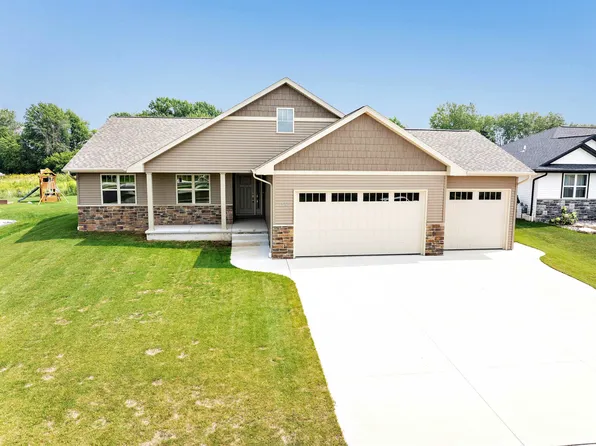 1592 Marie Ln, Green Bay, WI 54313