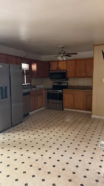 3 bed, 1215 sqft, $1,700 — Photo 3
