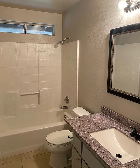 1253 Hawthorn St — Photo 9