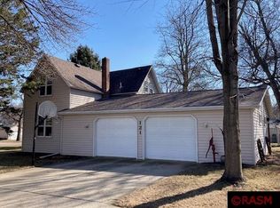 121 Linden St SE, Sleepy Eye, MN 56085