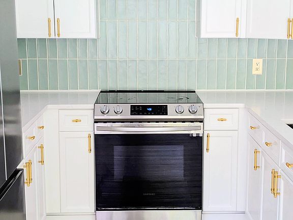4th image of 2849 Syracuse Ct