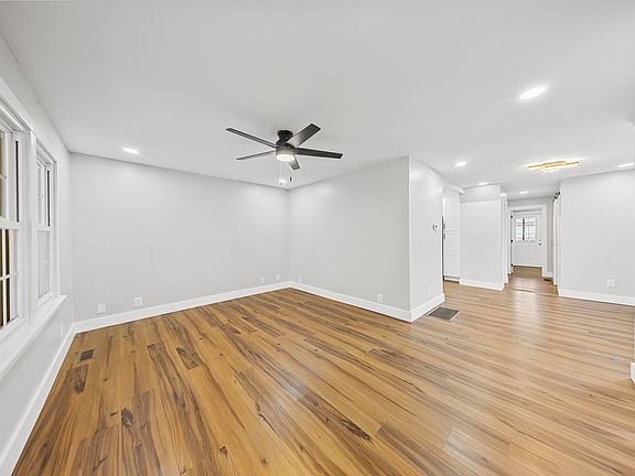 2nd image of 3842 Cactus St