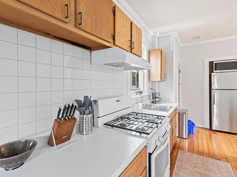 40 Otis St #1 — Photo 6