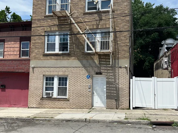 602 South St APT 3, Peekskill, NY 10566