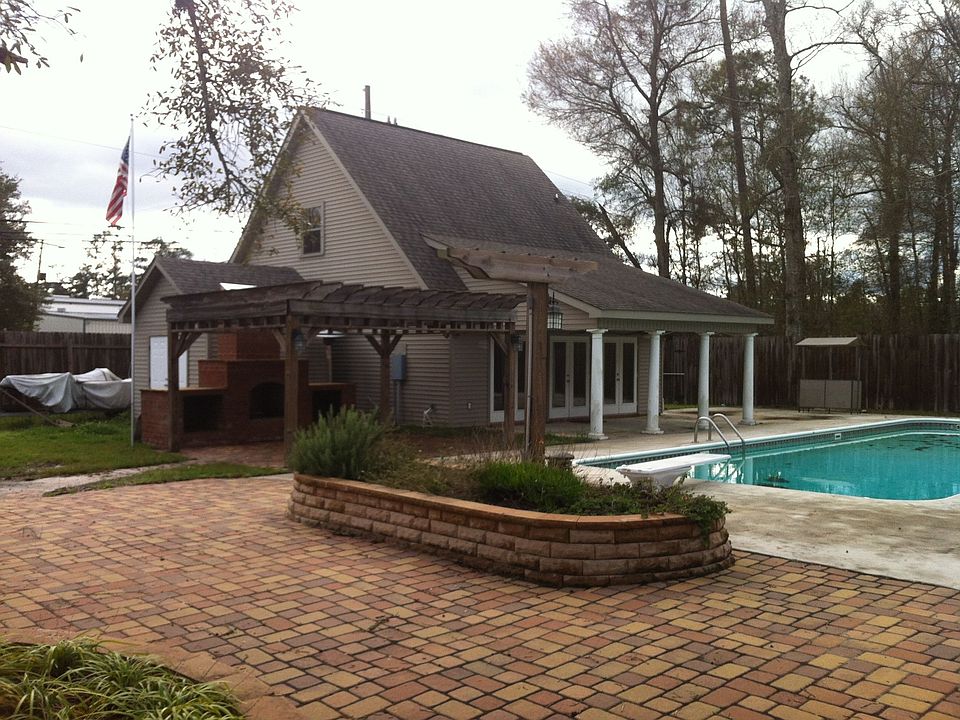 Pool house/guest house
